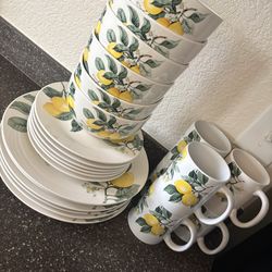 Dinnerware Set