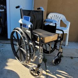 DRIVE SILVER SPORT II WHEELCHAIR 18" WIDTH REGULAR FOOTREST 