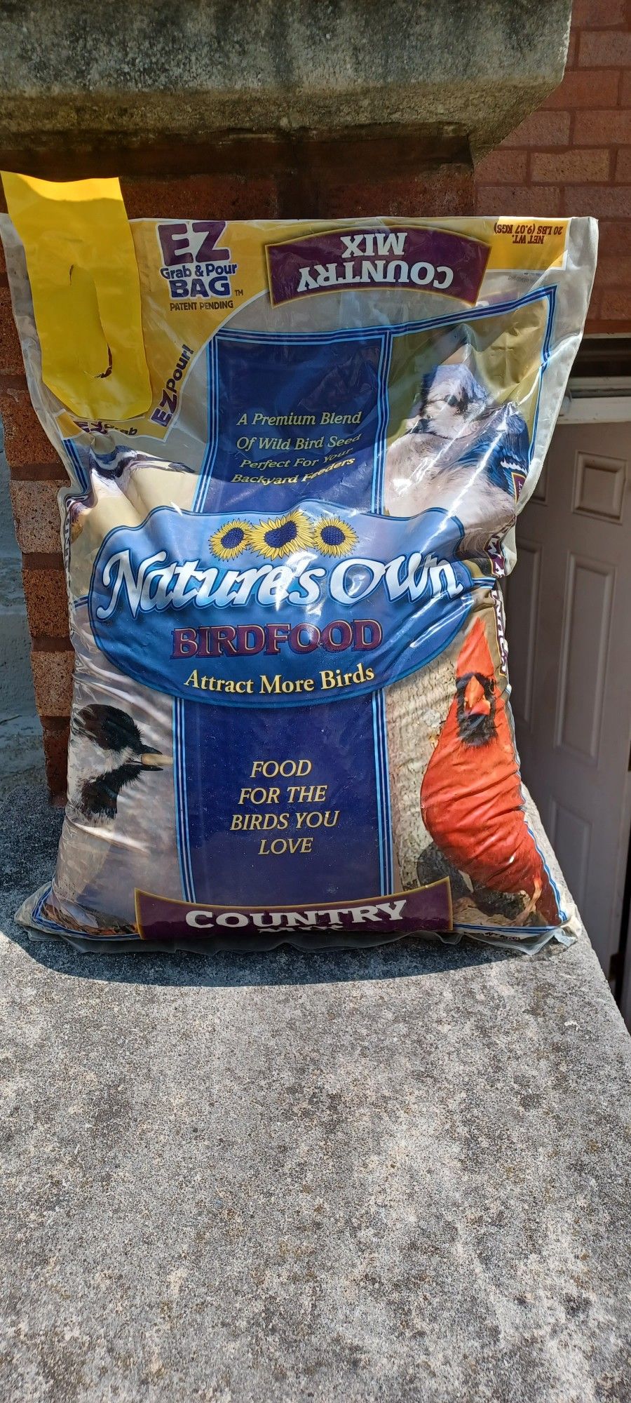 Nature's Own 20lb Bag of Bird Food Country Mix