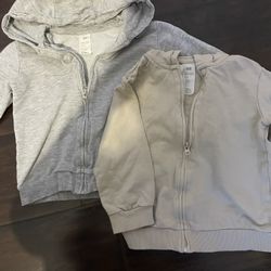 H&M Sweatshirts With Hoodie Size 3t For $10
