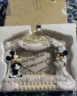 New In Box Mickey And Minnie Wedding Picture Frame