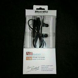 (Like New) Bluetooth Earbuds/Microphone