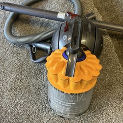 Vacuum DYSON Dc39TOP OF THE LINE CANISTER VACCUM Dc39o