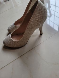 Kelly & Katie Coderno Gold Glitter Heel Pumps Size 8.5
