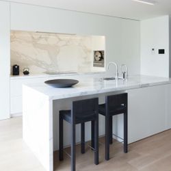 Custom Kitchen Cabinets 