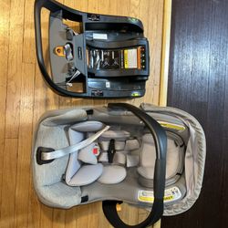 CHICCO KEYFIT 35 WITH 2 CAR SEAT BASES 
