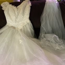 Wedding Dress With Vale Size 12 W