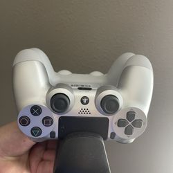 PS 4
