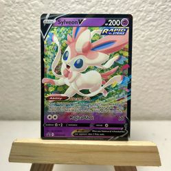 Sylveon V SWSH202 - Pokemon Cards