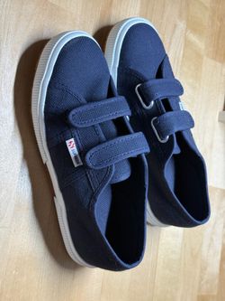 BNWOB Unisex Superga Canvas Sneakers Size 2.5Y