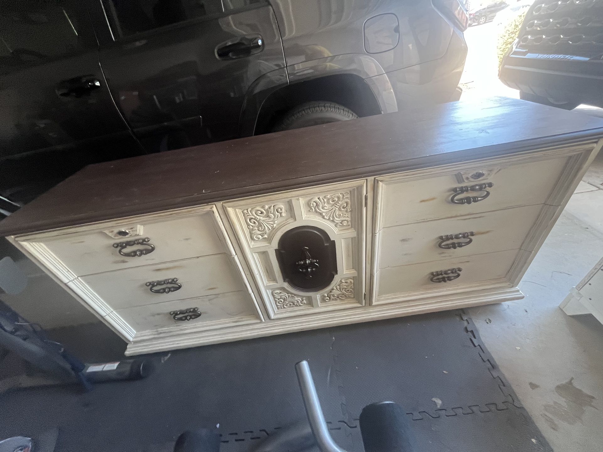 Farmhouse Dresser 