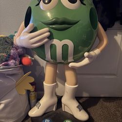 M & M store display 