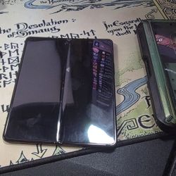 Samsung Galaxy Z Fold 3 516gb With Case And S Pen