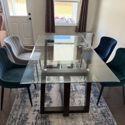 Glass dining table (rectangular shape )