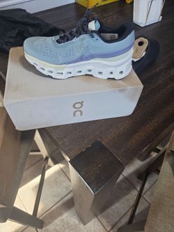 On Cloud Size 7 Women