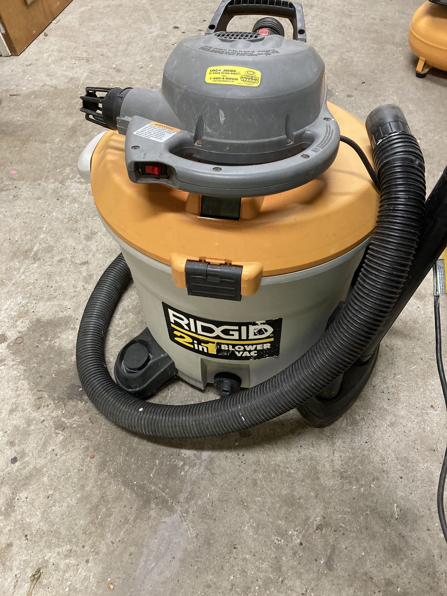 Rigid 2 in 1 Vacuum And Blower