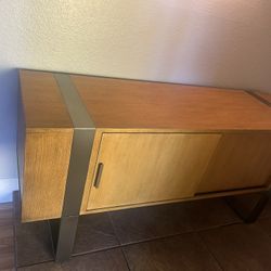 La-Z-Boy Modern Solid Wood Console/Entertainment Center/Sofa Table