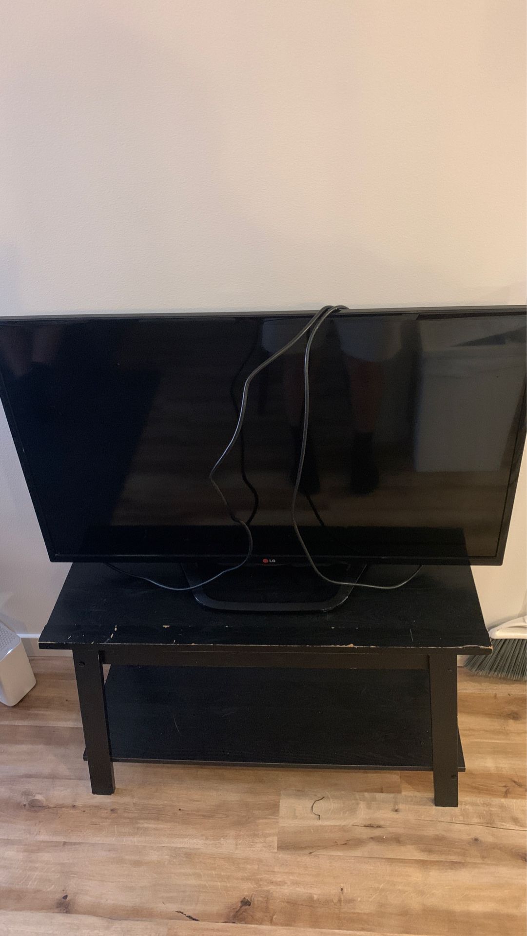 Pending - LG TV and Stand