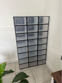 24 Cube Stackable Shoe Storage Organizer – Black/Clear Doors