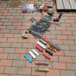 Vintage Miniature Tyco  HO Train Set. Untested.  40 Firm