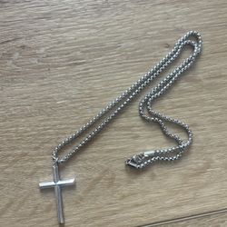 Silver Cross Necklace – Minimalist Style