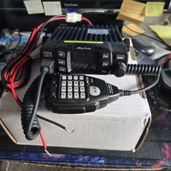 2 METER HAM RADIO STATION  2M 70CM