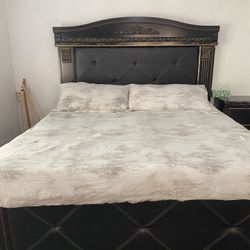 King Size Bed With Dresser And Mirror No Mattress 
