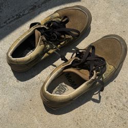 $25 Vans USAmen3.5 ; USA Woman5