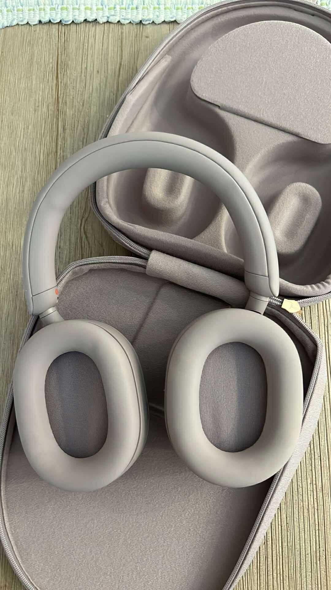 Sony smoky Pink Wh-1000xm5 Headphones
