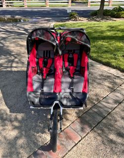 Double jogger stroller