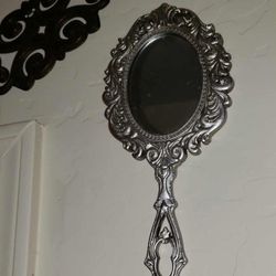 SILVER ORNATE VICTORIAN GOTHIC GOTH HAND MIRROR WALL DECOR PICTURE ART