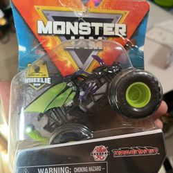 Spin Master Monster Jam 1:64 Purple Bakugan Dragonoid Series 17 Arena Favorites