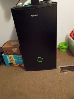Mini fridge