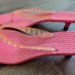 Pink Sandals Size 9 (Kitten Heel Thong Sandals)