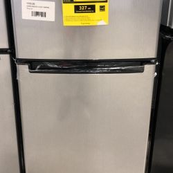 MAGIC CHEF HMDR450SE 4.5 cu. ft. 2 Door Mini Fridge ZAOK