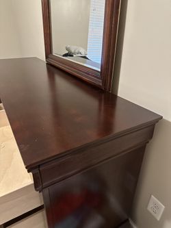 Dresser And 40 Inch TV for Sale in Evans, GA - OfferUp