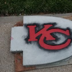 Chiefs Concrete Arrow 