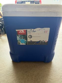 Igloo Ice Cube 60-Quart Roller Cooler (broken handle)