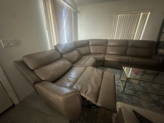 Leather Sectional Couches 