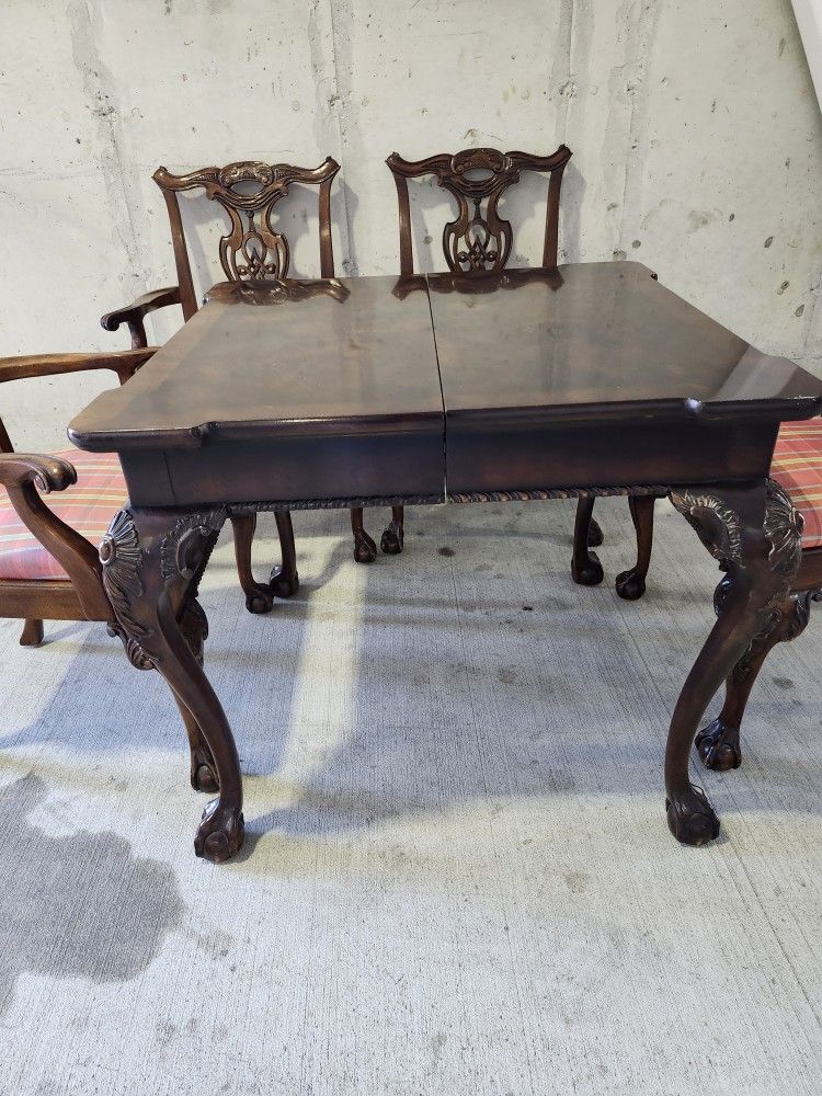 Kitchen Table With 4 Chairs  Table Has Leave  34x43  High  30"