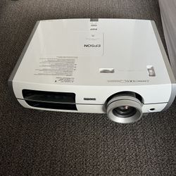 Epson PowerLite Home Cinema 8100