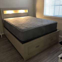 Luxury wooden queen-size