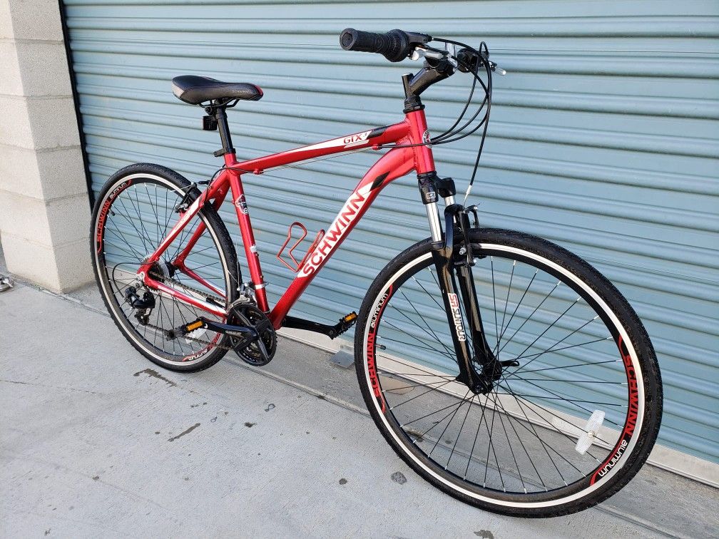 SCHWINN HYBRID BIKE TIRE 700C LIKE NEW