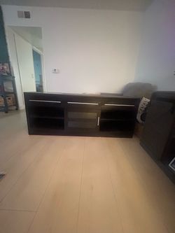 TV Stand/Entertainment Center