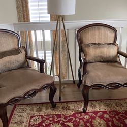 Classic Armchair with matching cushion 