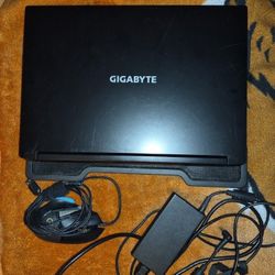 Gigabyte G5 Gaming Laptop Bundle:: RTX 3050ti, 11th Gen, 2.5TB, 144Hz, RGB, Mouse +