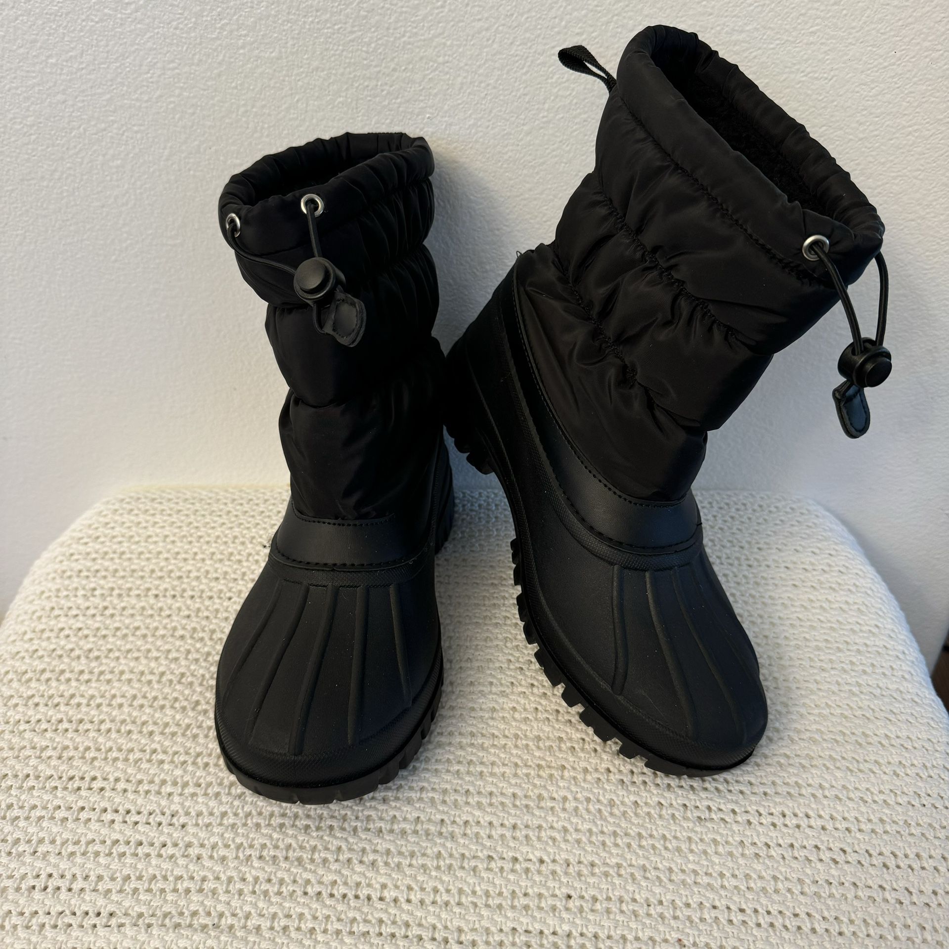 Chooka Women’s Black Winter Nylon Puffer Snow Boots.