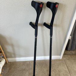 KMINA travel Crutches