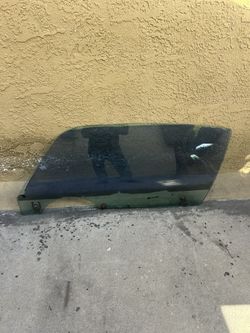 Driver side window 2 nd generation camaro $80 OBO