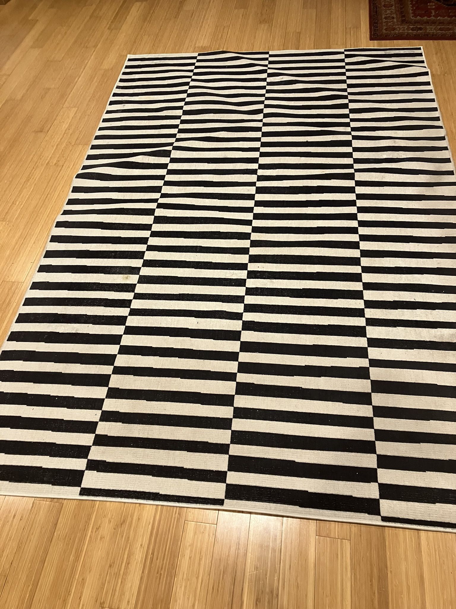 Unique Loom 6x9’ Area Rug- Black/cream Geometric